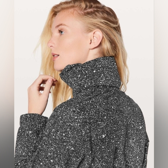 Lululemon, Here To Move Jacket, Luminesce Splatter White Black, Size 6 - Picture 15 of 15